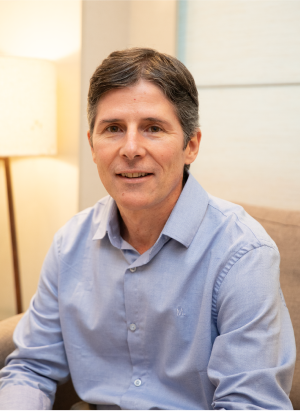 Dr. Marcelo Costa Ferreira